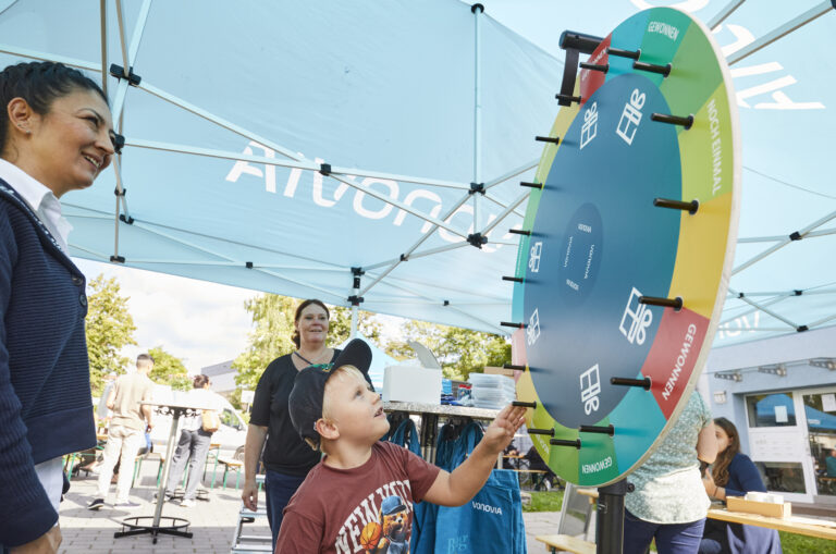 Vonovia feiert mit Mieter:innen in Stuttgart