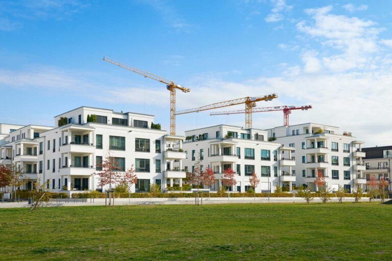 Baugenehmigungen ziehen an: Branche sieht noch keine Trendwende
