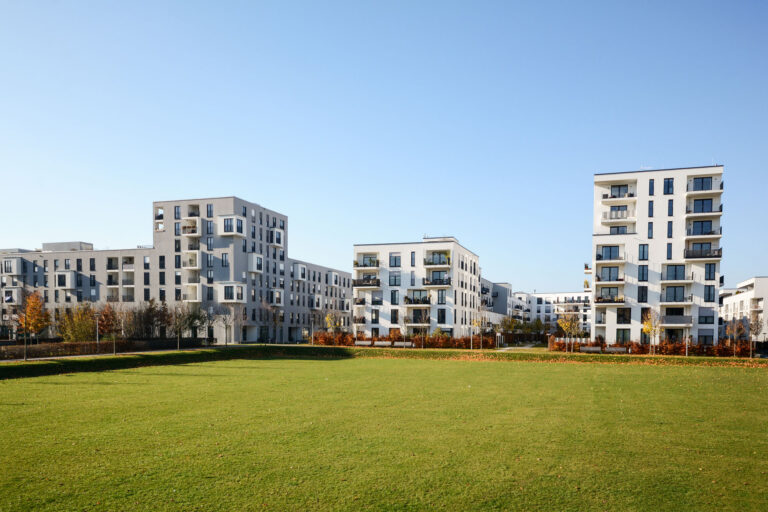 Lage im Wohnungsbau: Mehr Genehmigungen, aber weiterhin fehlende Dynamik
