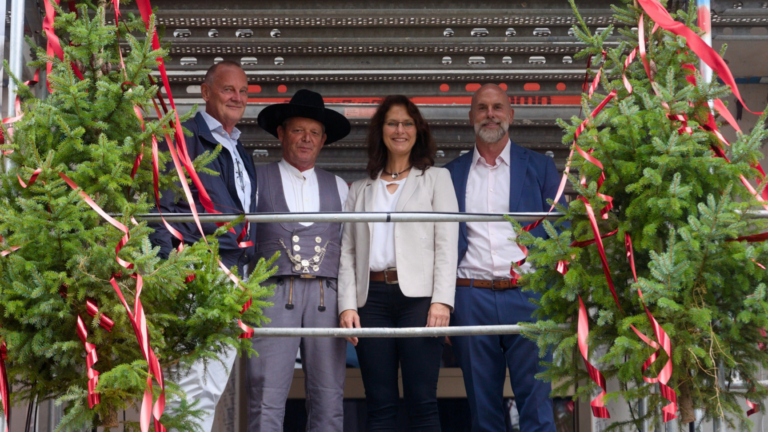 WHS feiert Richtfest für Zollern12 in Ludwigsburg  